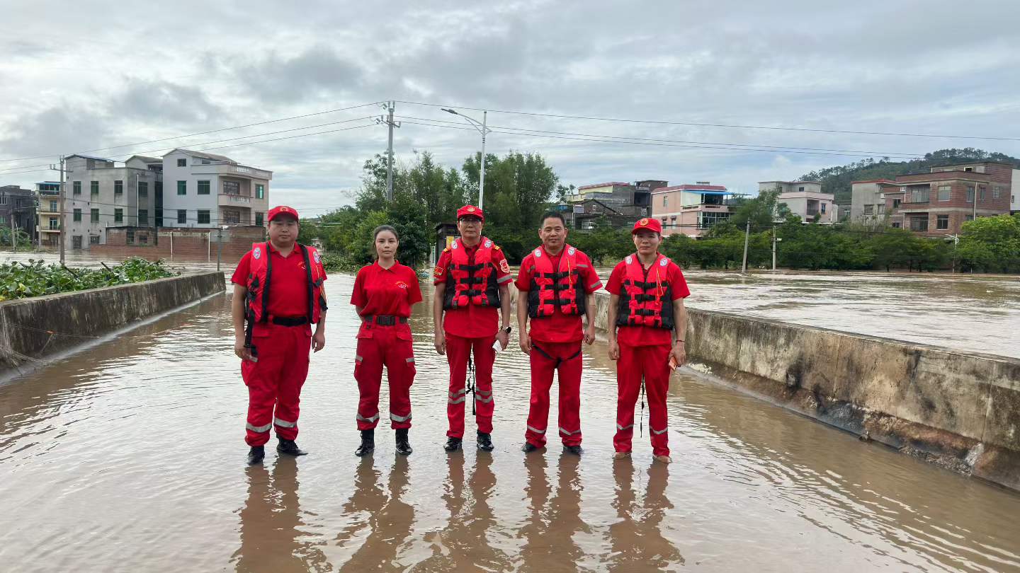 闻汛而动 向险而行——广西爱新医疗紧急救援服务中心全力投身南